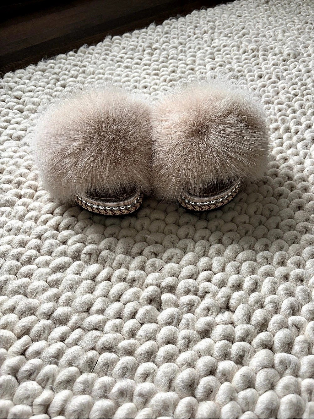Lady Glory Faux Fur Slippers in Cream US 6 New